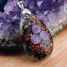 Harmony Amulet – Handcrafted Triskelion Orgonite Pendant